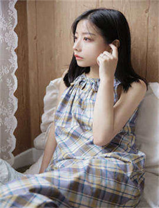 美女露出粉嫩小奶头在视频18禁-97色播网