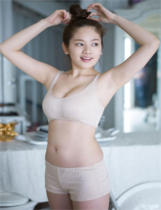 偷拍美女撒尿-小仓奈